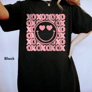 Valentine Heart Retro Love T-Shirt, Xoxo Heart Valentines Day Gift T-Shirt